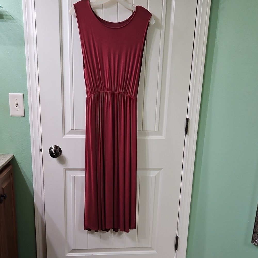 Daily Ritual Minimalist Sleeveless Lightweight Stretch Dress Rust Colored NWOT